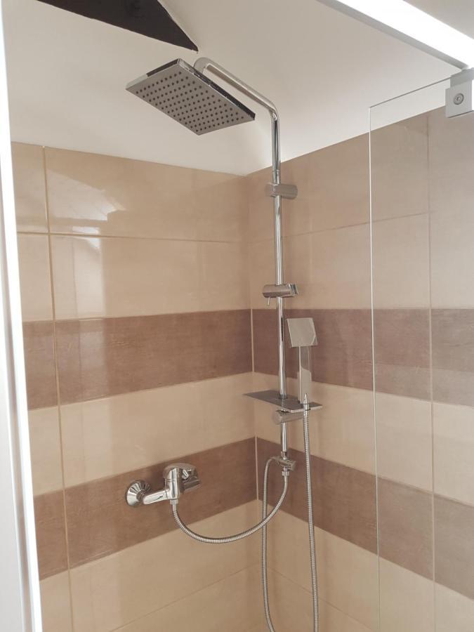Partifecske Vendeghaz Hotel ทิสซาฟือแรด ภายนอก รูปภาพ