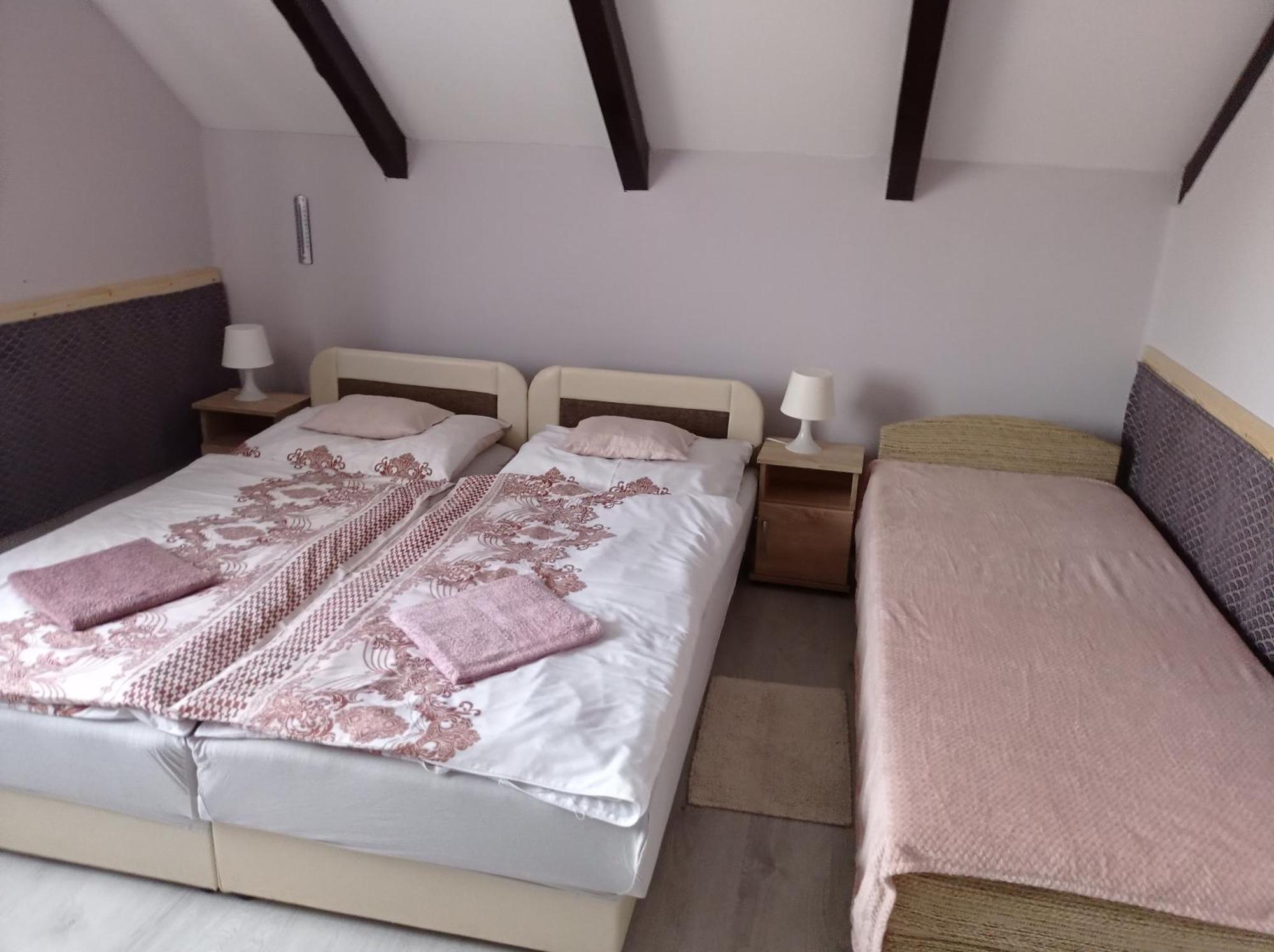 Partifecske Vendeghaz Hotel ทิสซาฟือแรด ภายนอก รูปภาพ