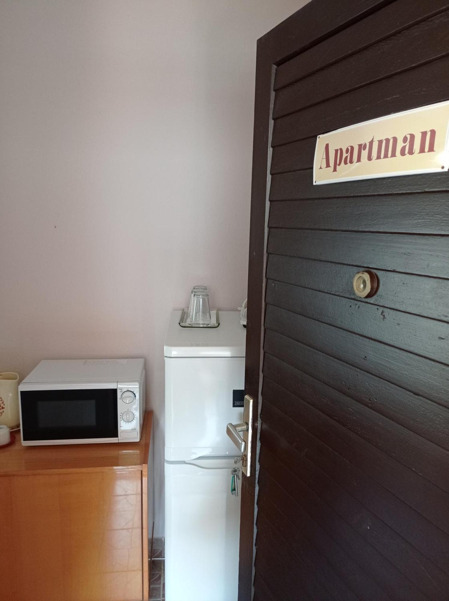 Partifecske Vendeghaz Hotel ทิสซาฟือแรด ภายนอก รูปภาพ
